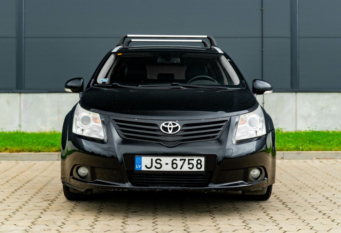 TOYOTA AVENSIS