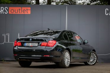 BMW 730