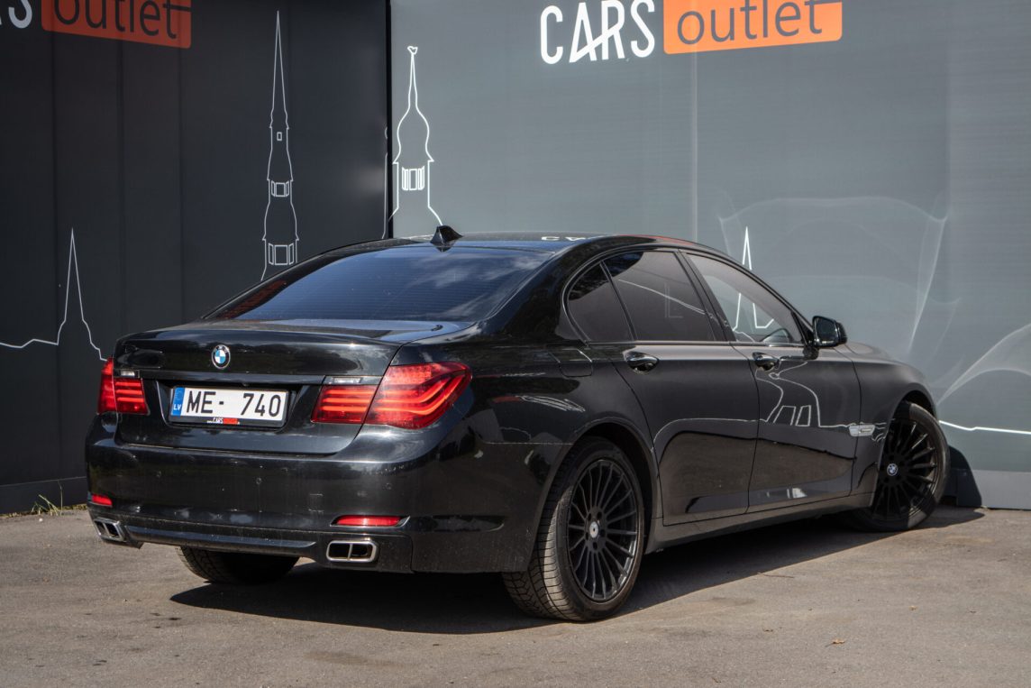 BMW 740