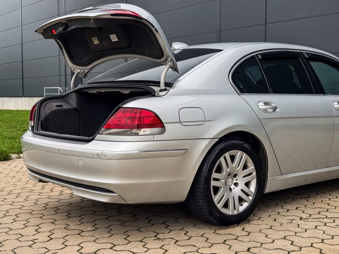 BMW 730