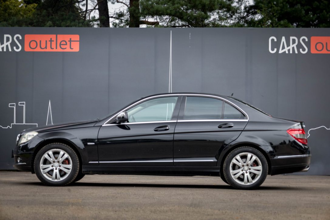 MERCEDES BENZ C320