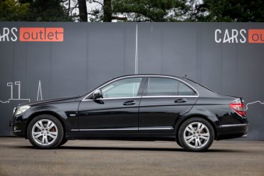 MERCEDES BENZ C320