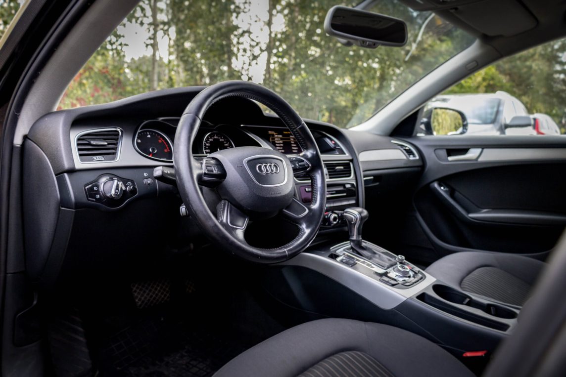 AUDI A4 AVANT