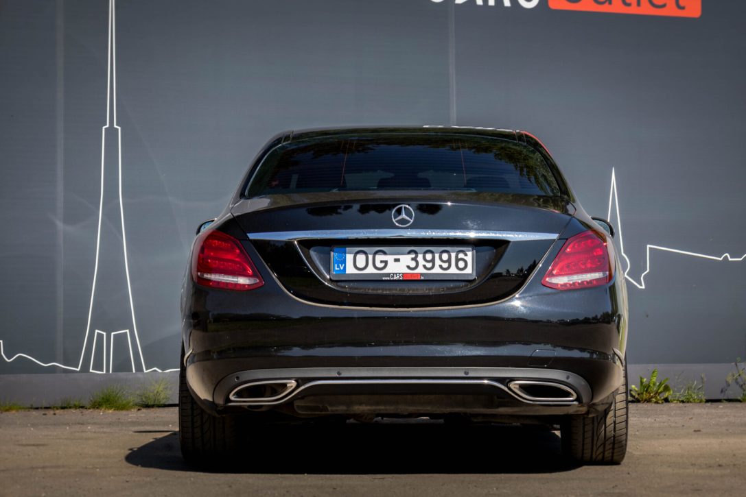MERCEDES BENZ C220