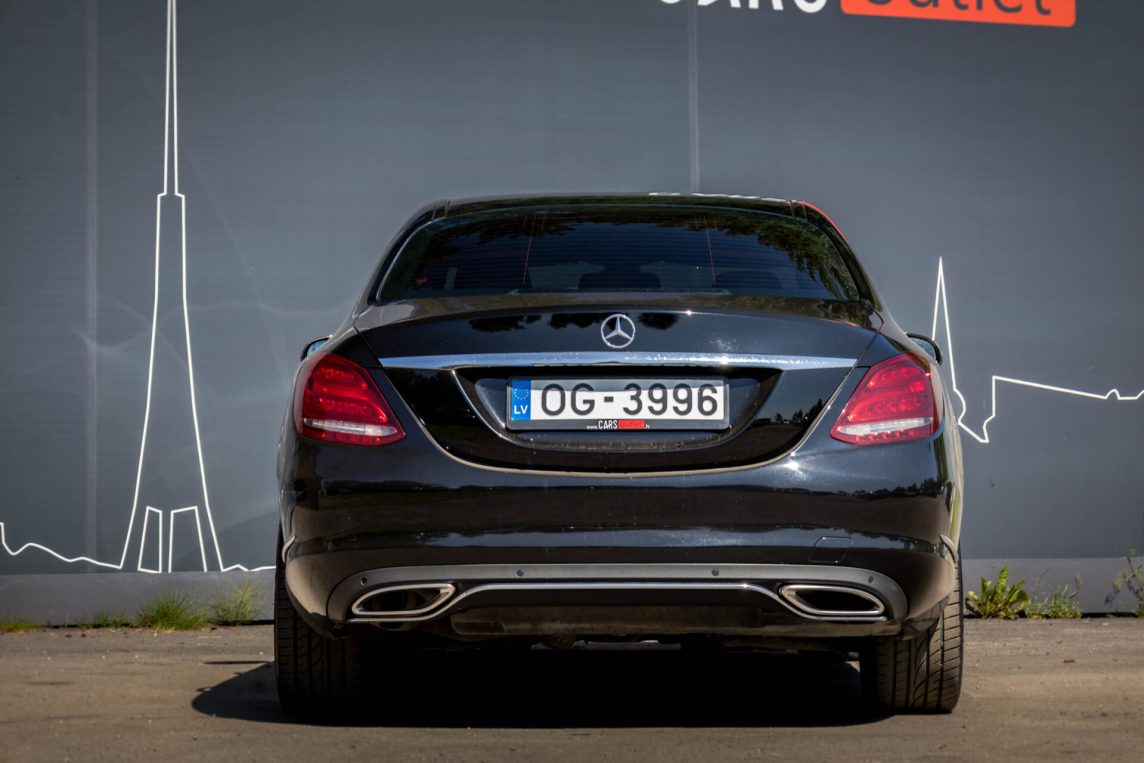 MERCEDES BENZ C220