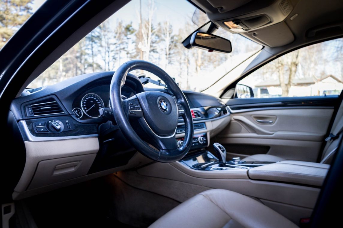BMW 523