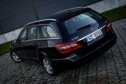 MERCEDES BENZ E200