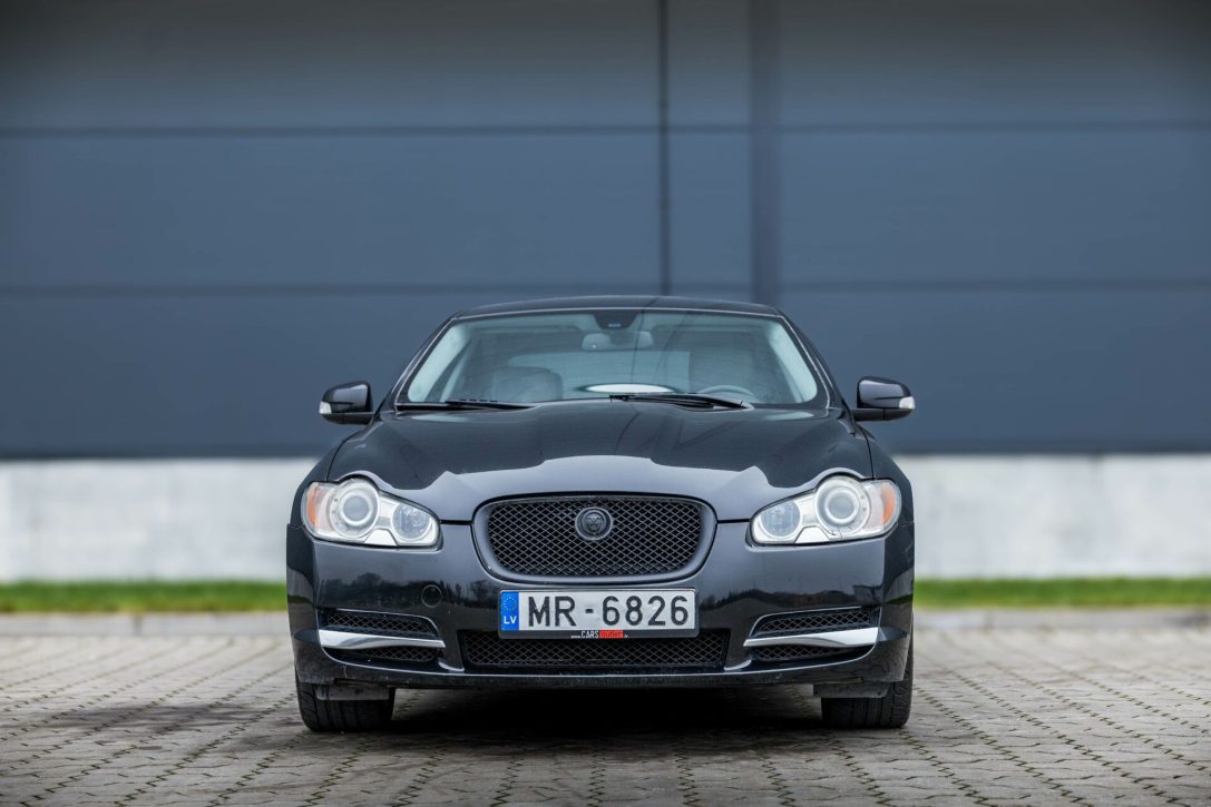 JAGUAR XF