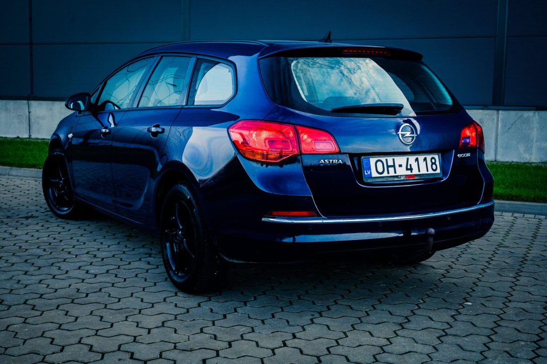 OPEL ASTRA SPORTS TOURER