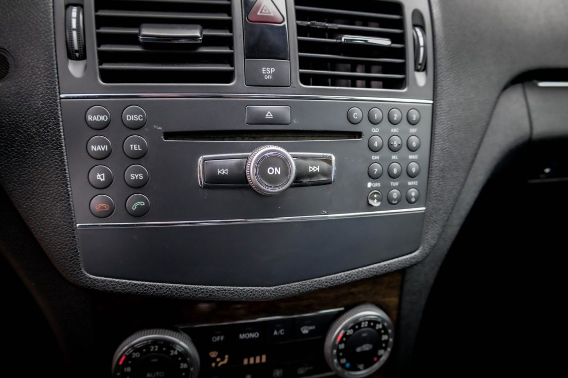 MERCEDES BENZ C220