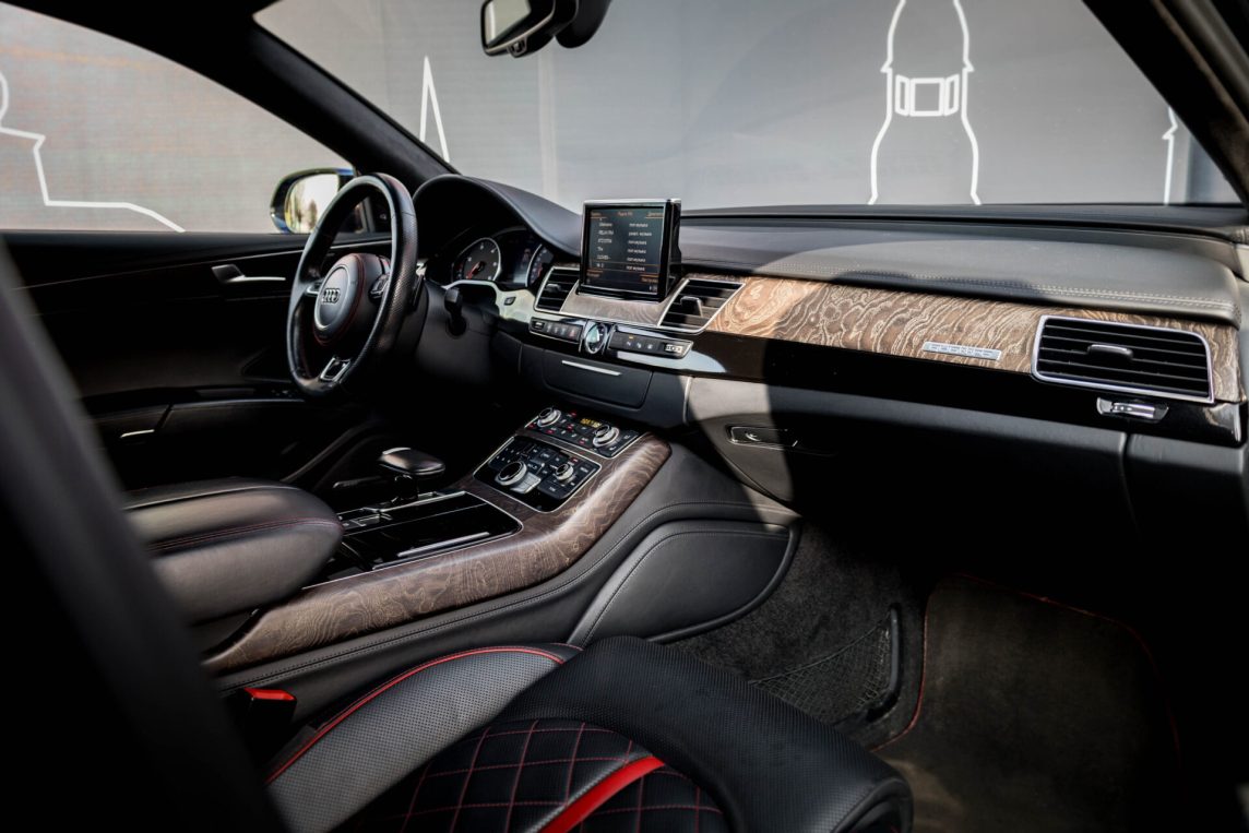 AUDI A8