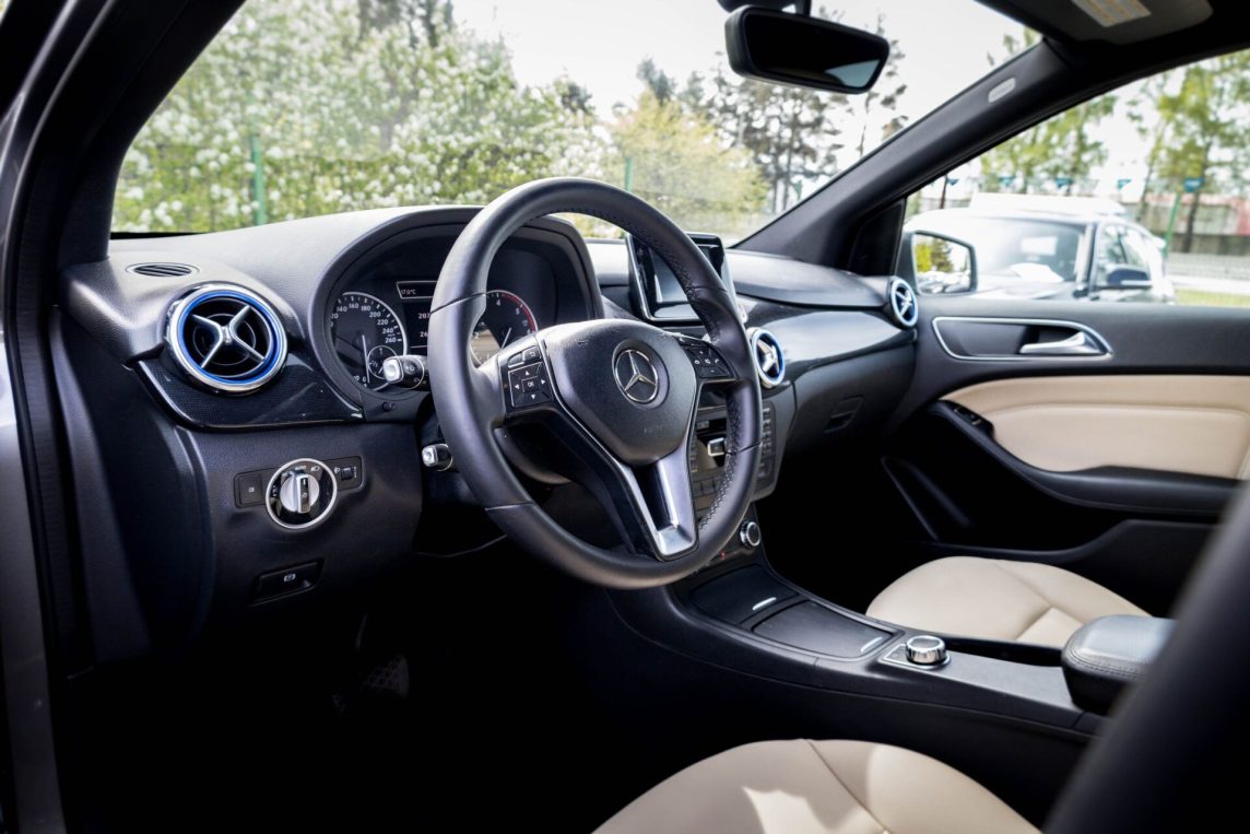 MERCEDES BENZ B 180