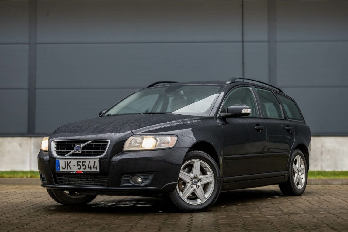 VOLVO V50