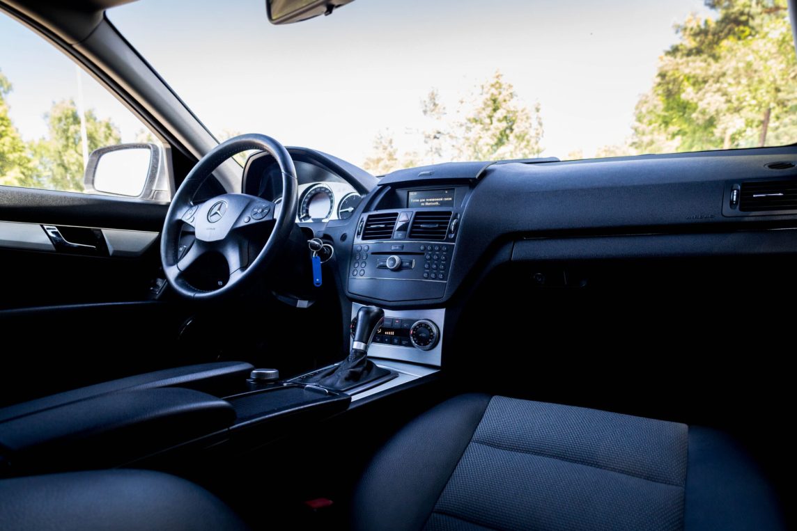 MERCEDES BENZ C220