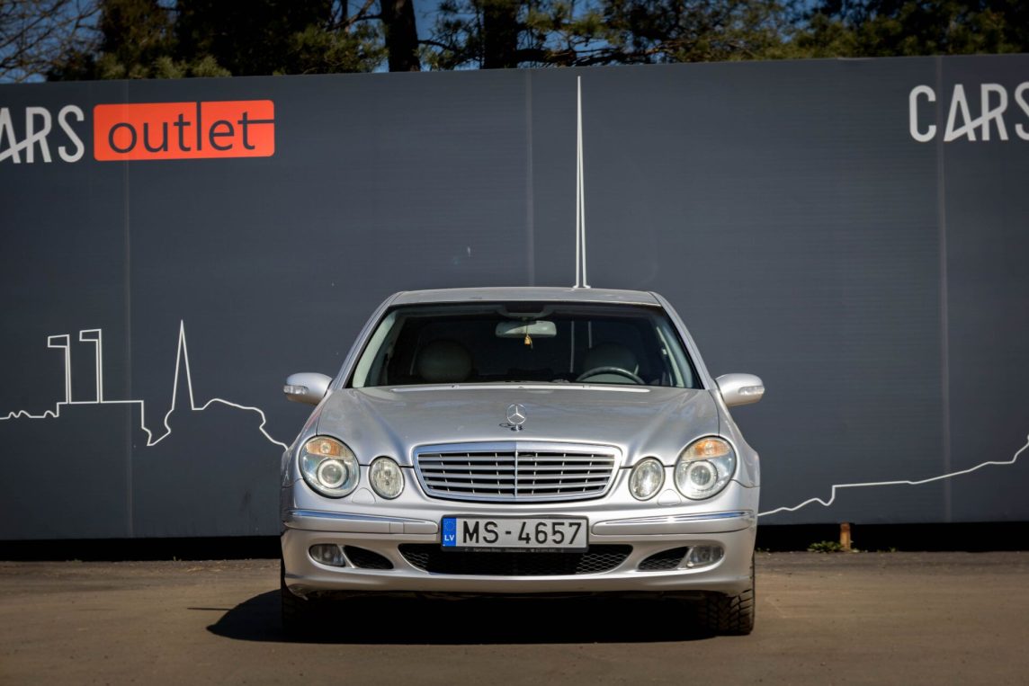 MERCEDES BENZ E270