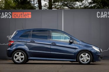 MERCEDES BENZ B 180