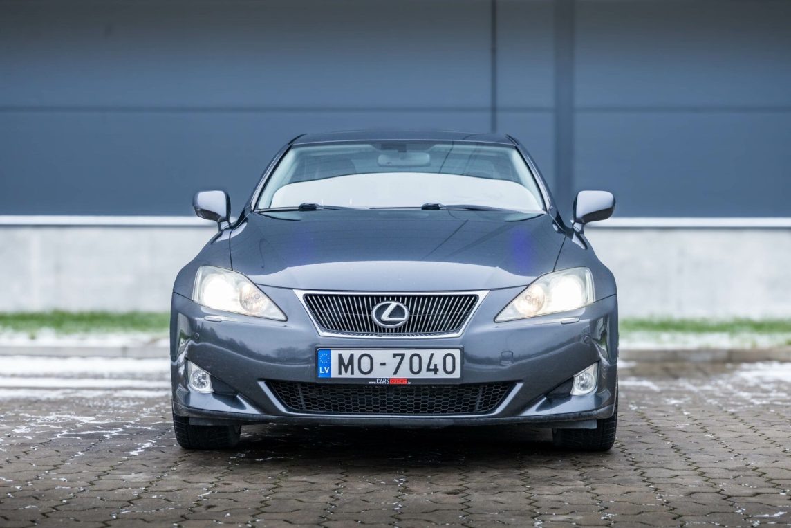 LEXUS IS 220