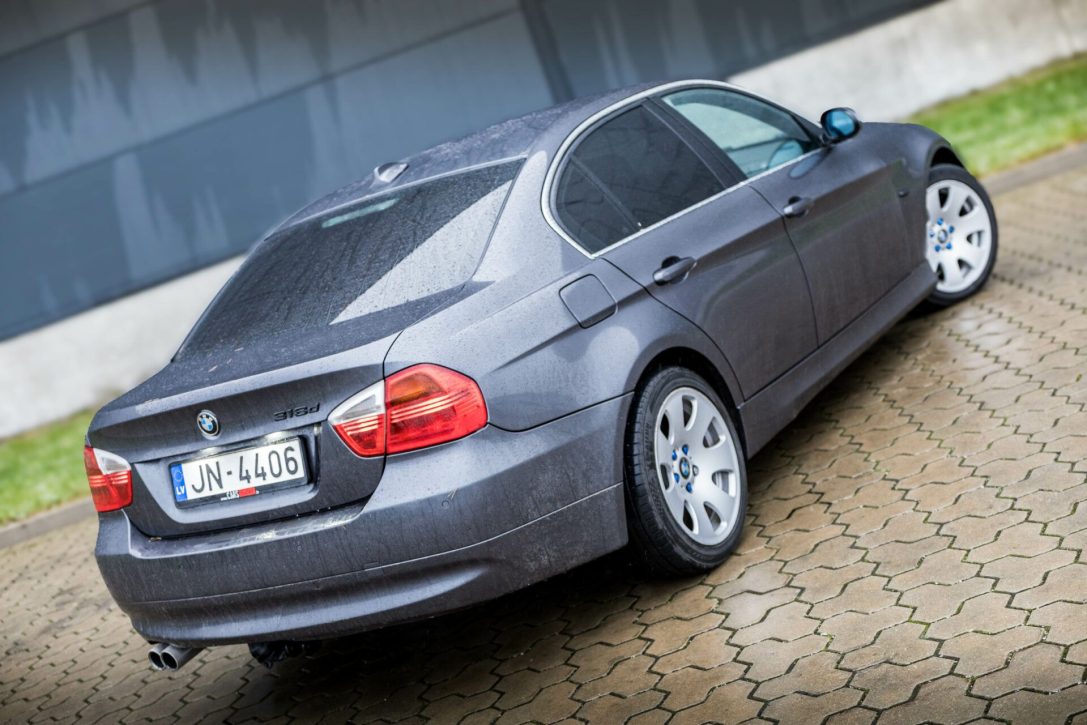 BMW 330