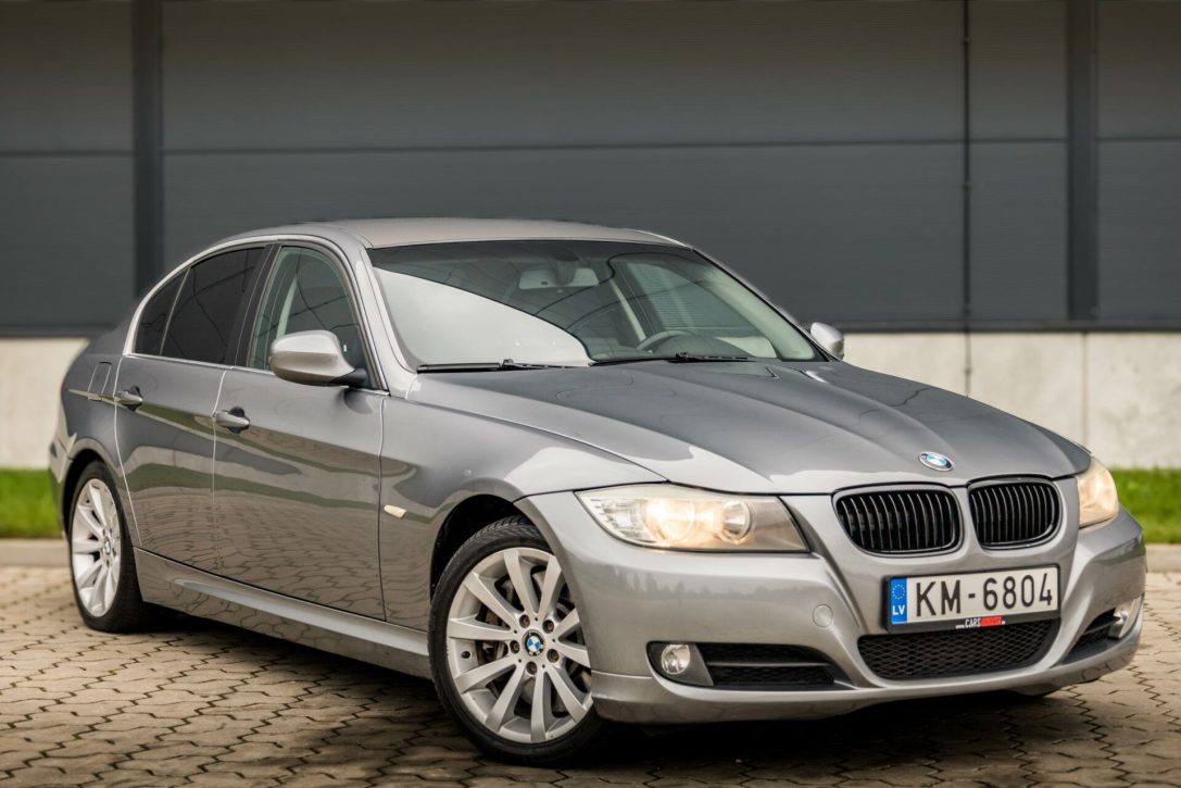 BMW 330