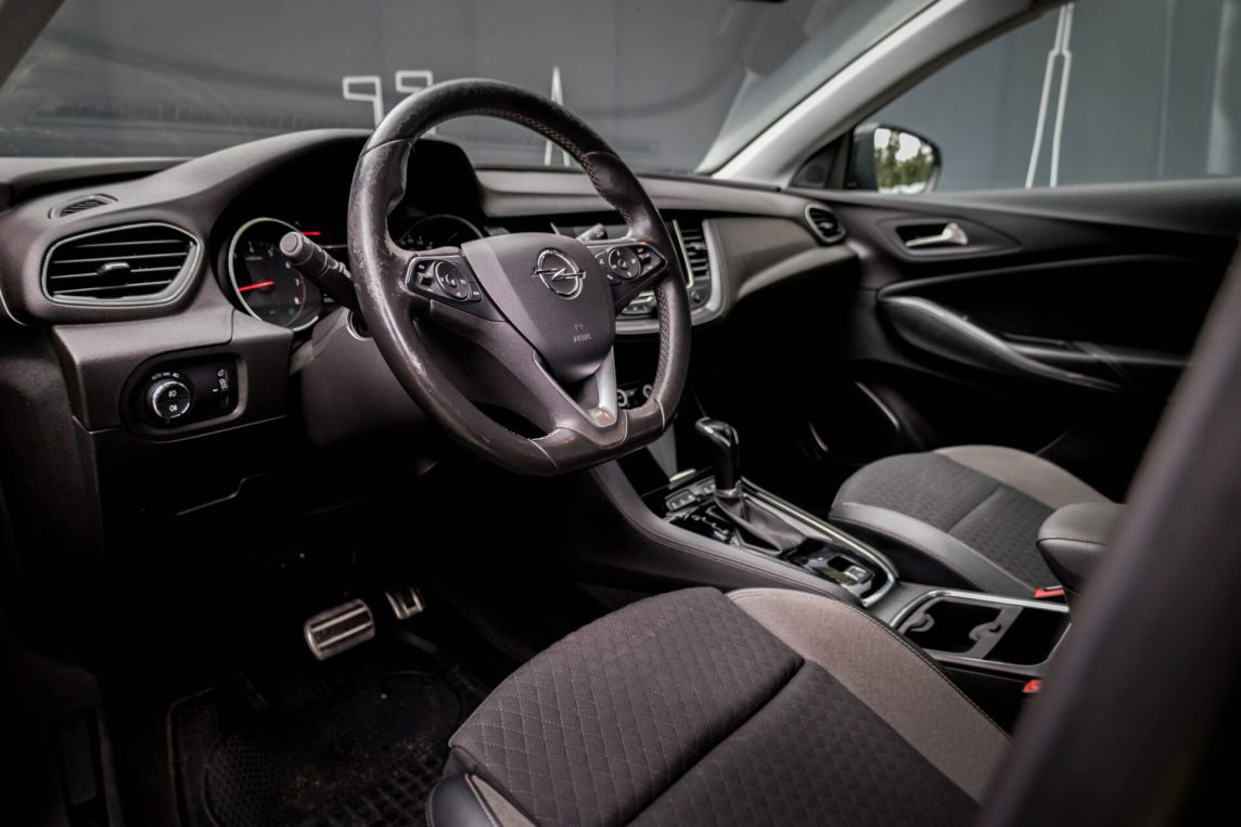 OPEL GRANDLAND X