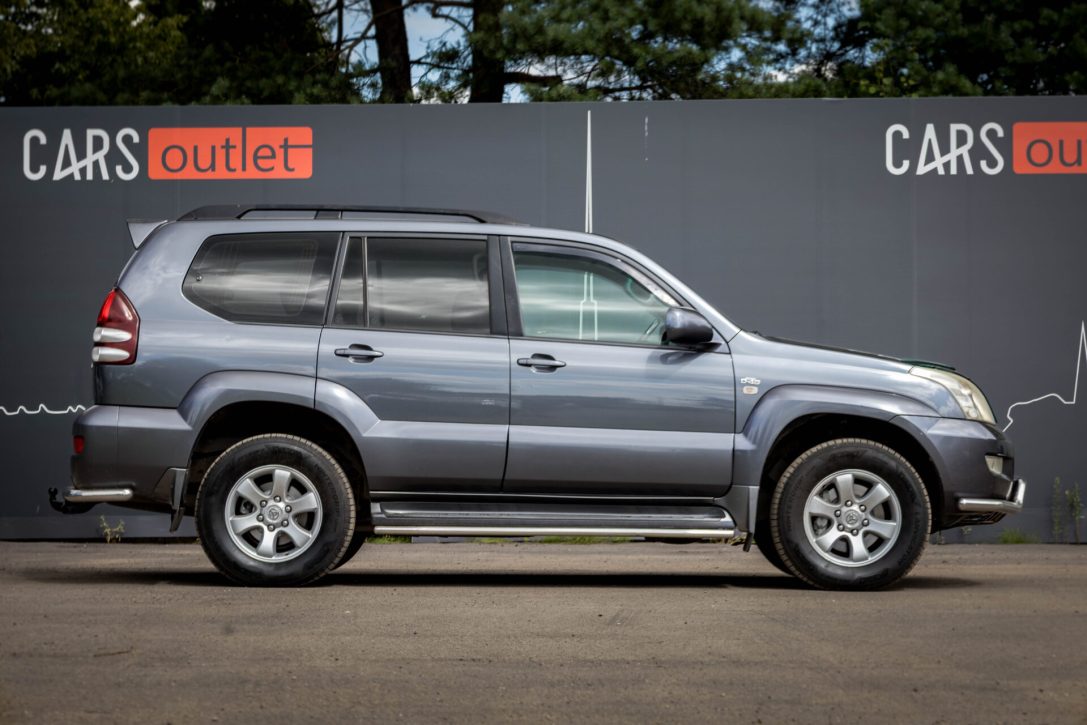 TOYOTA LAND CRUISER