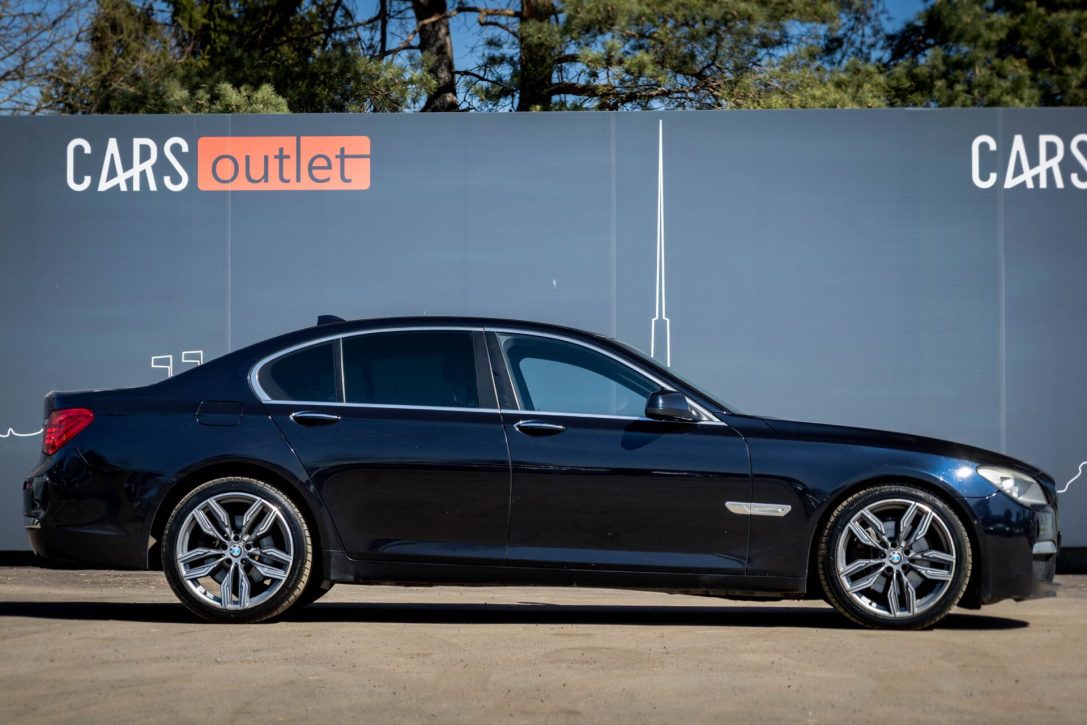 BMW 730