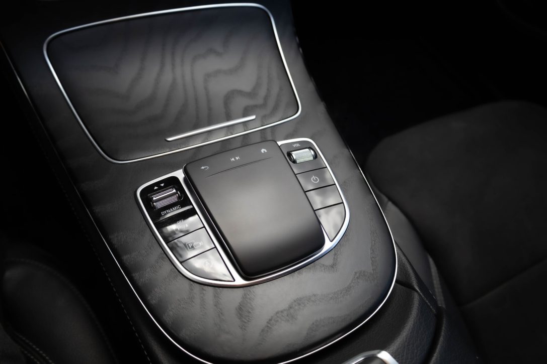 MERCEDES BENZ E220 D