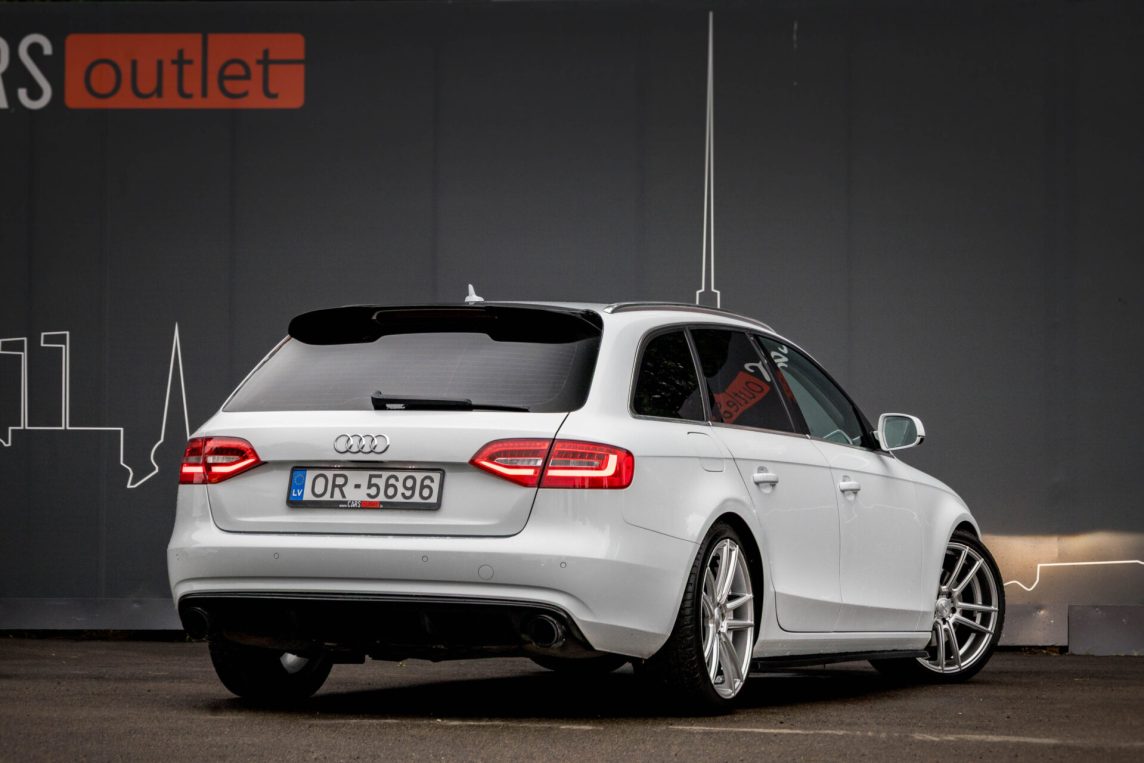 AUDI A4 AVANT