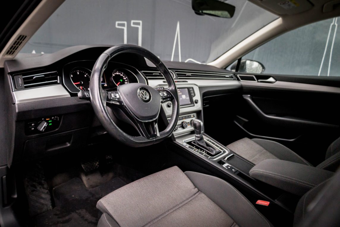 VW PASSAT