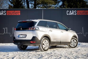 PEUGEOT 5008