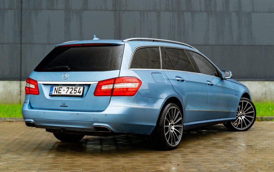 MERCEDES BENZ E350