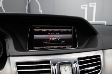 MERCEDES BENZ E300
