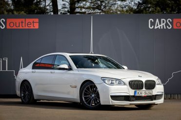 BMW 740
