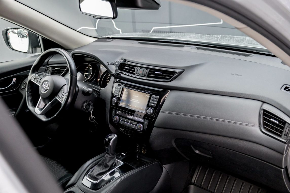 NISSAN X TRAIL