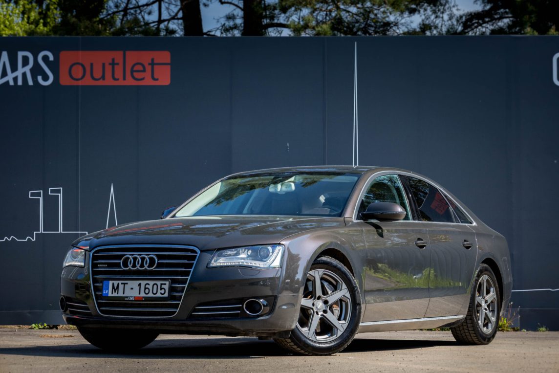 AUDI A8