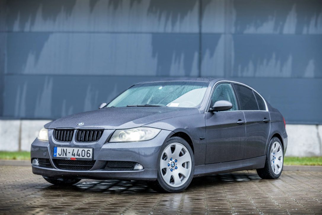 BMW 330