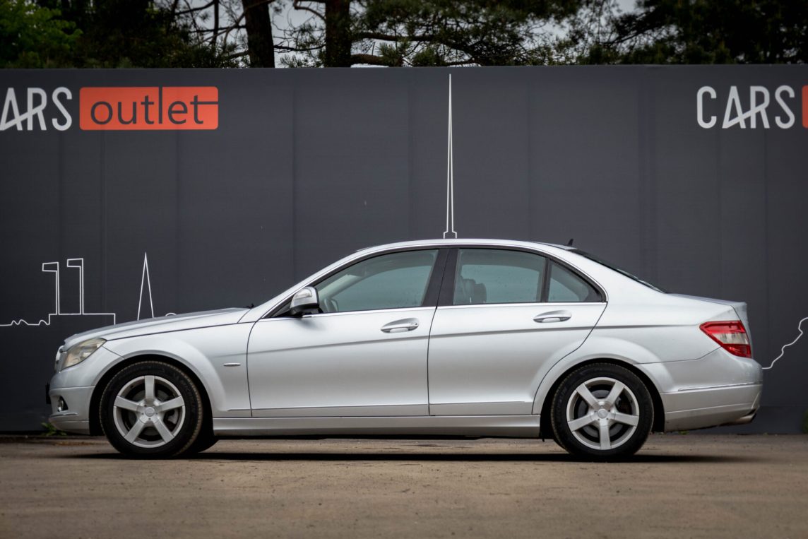 MERCEDES BENZ C220