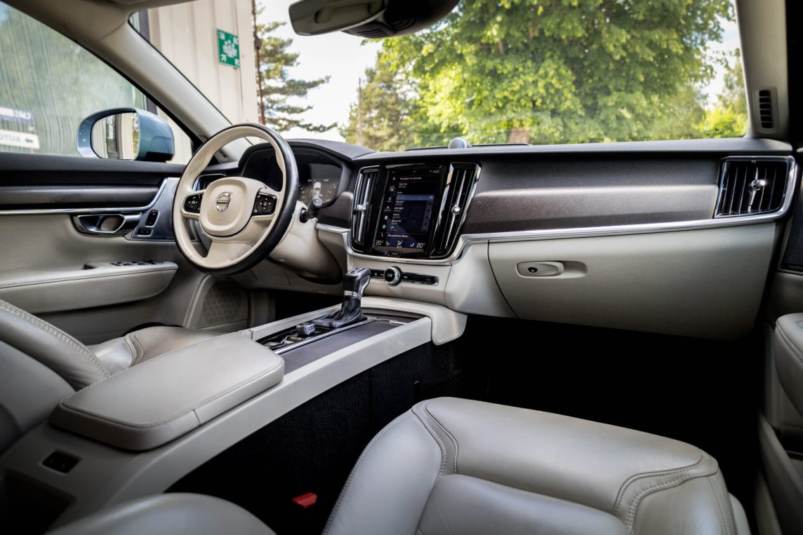 VOLVO V90 CROSS COUNTRY