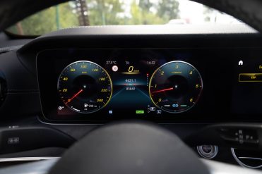 MERCEDES BENZ E220 D