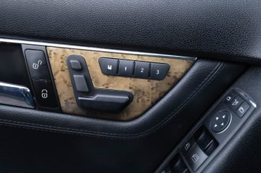 MERCEDES BENZ C320