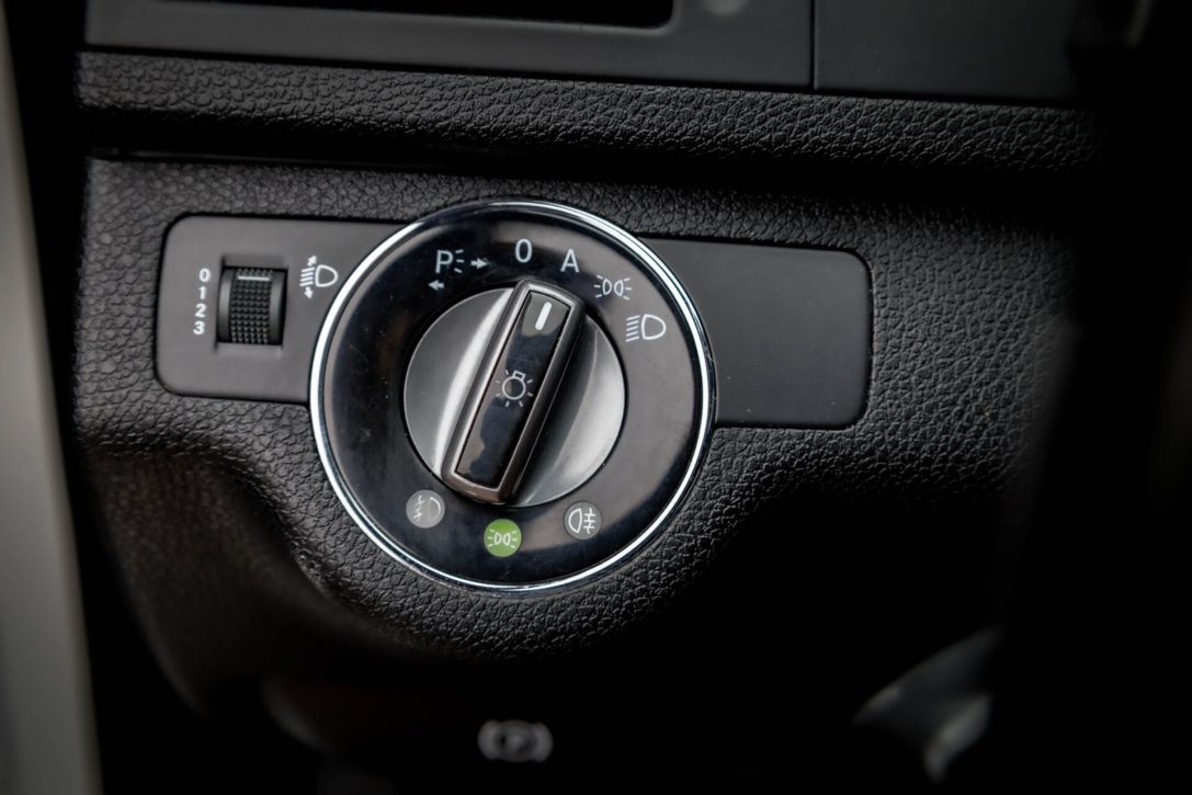 MERCEDES BENZ C220