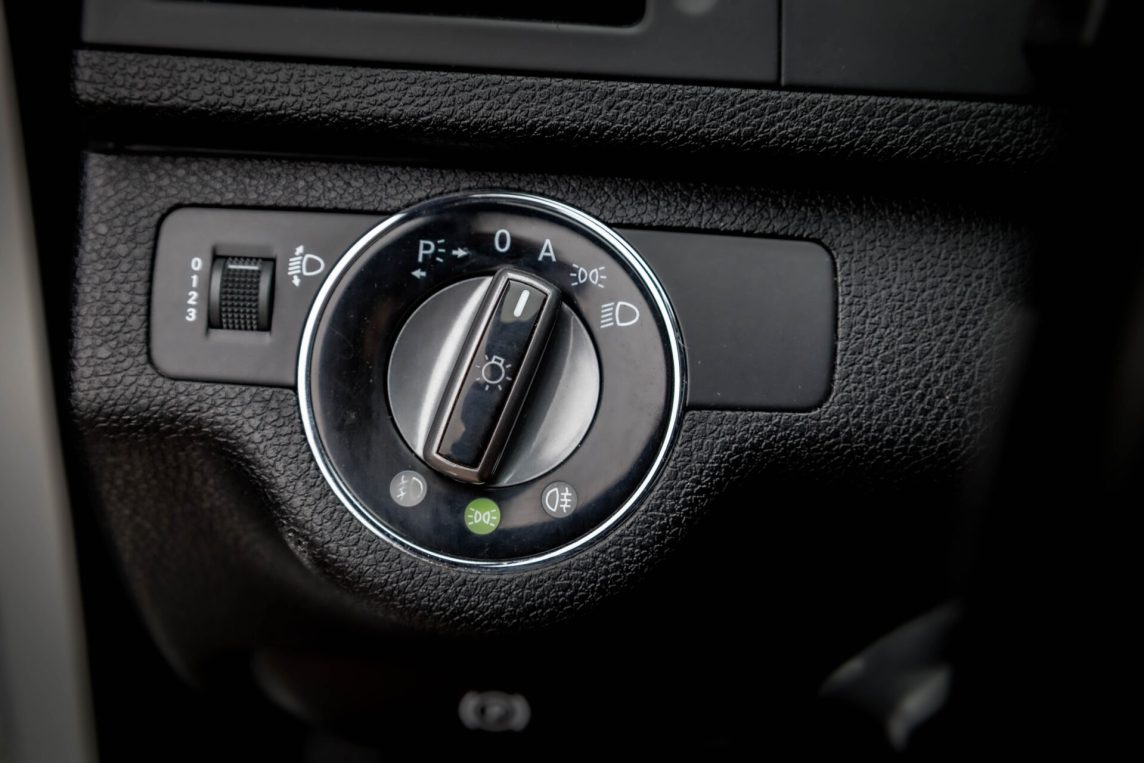 MERCEDES BENZ C220