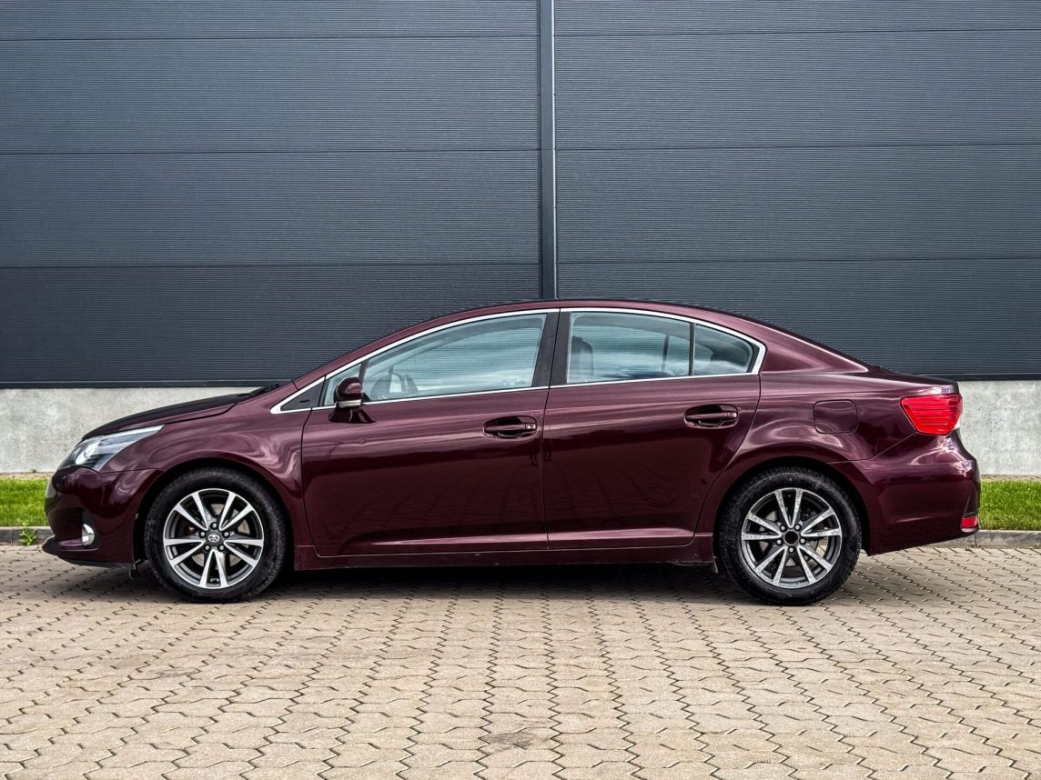 TOYOTA AVENSIS
