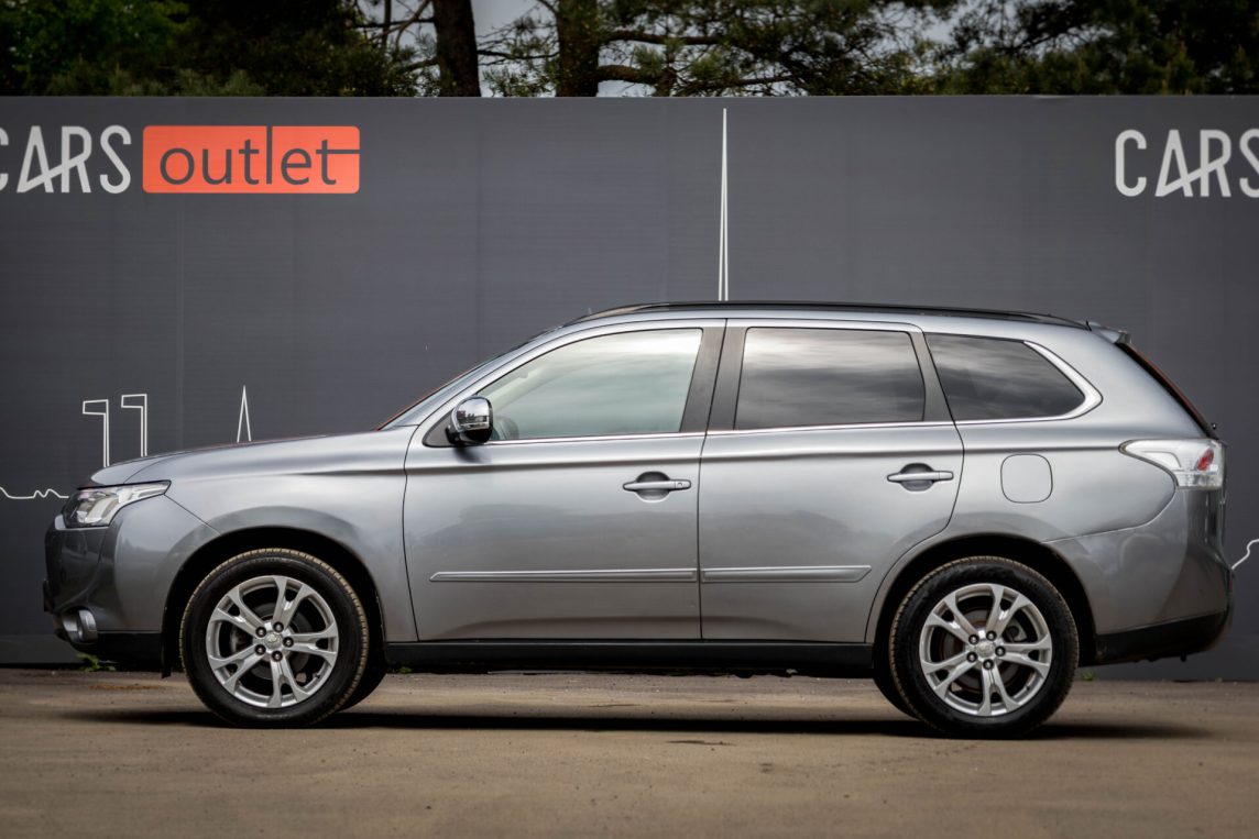 MITSUBISHI OUTLANDER