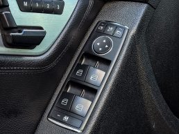 MERCEDES BENZ C320
