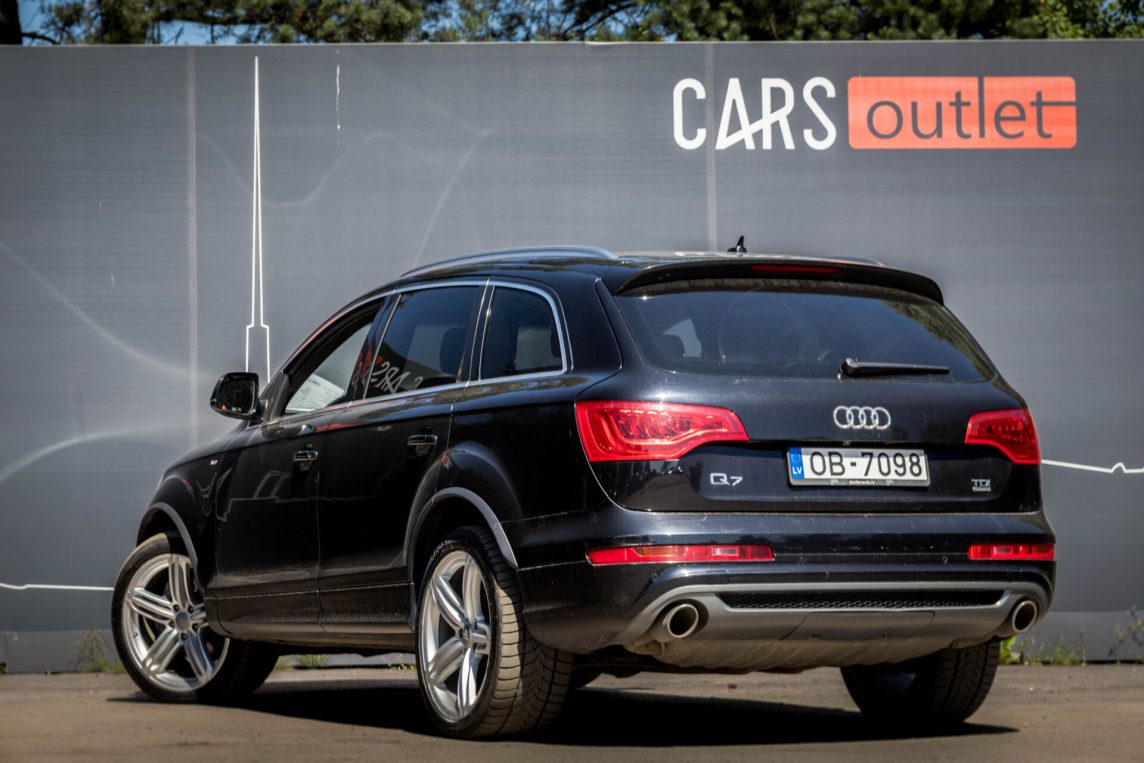AUDI Q7