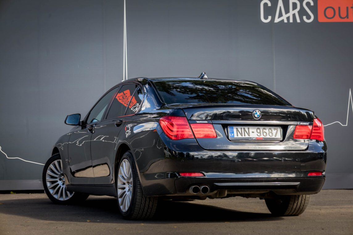 BMW 730