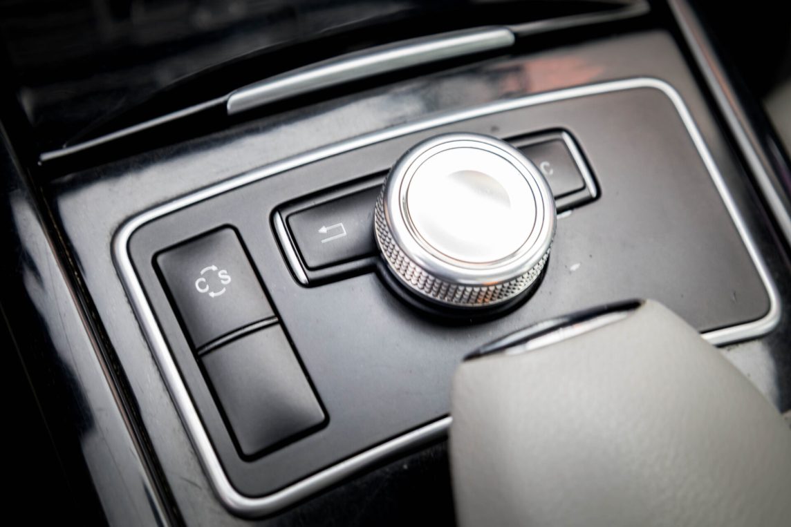MERCEDES BENZ E350