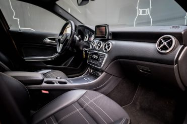 MERCEDES BENZ A180