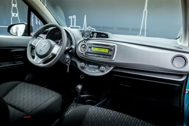 TOYOTA YARIS HYBRID